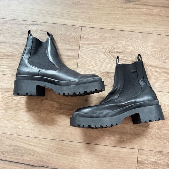 BCBGENERATION Womens Black 1 Platform Marie Round Toe Block Heel Chelsea 8 - Picture 2 of 6